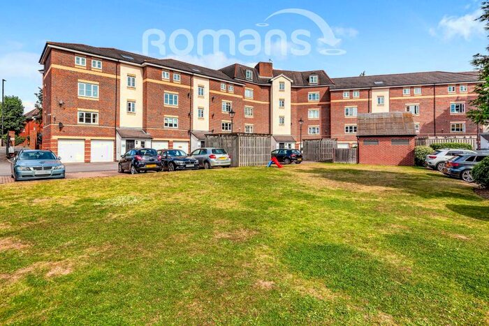 2 Bedroom Apartment To Rent In Bosworth Court, Slough, SL1