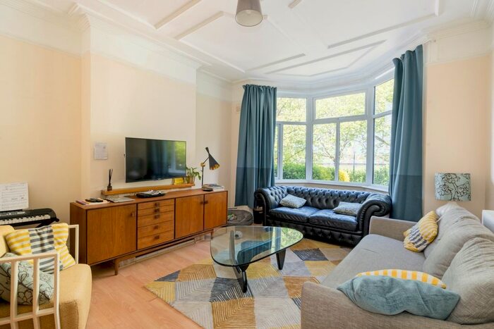 3 Bedroom Semi-Detached House To Rent In Doyle Gardens, London, NW10