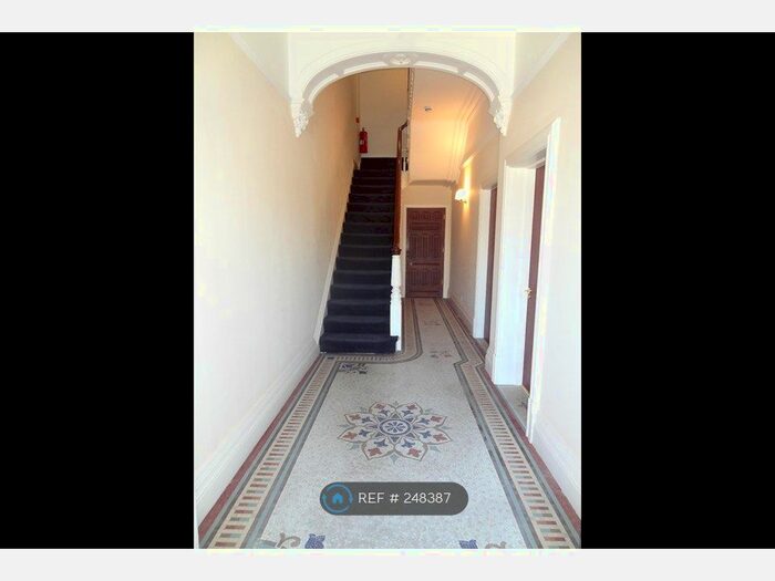 2 Bedroom Flat To Rent In Clifton Dr Nrth, Lytham St Annes, FY8