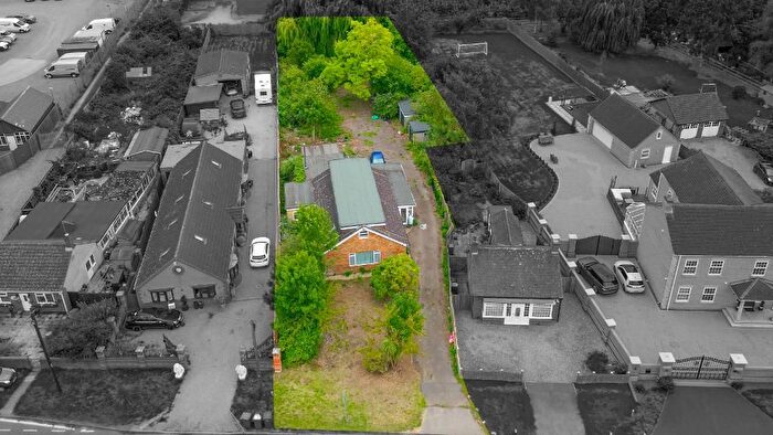 3 Bedroom Chalet For Sale In High Road, Wisbech St Mary, Wisbech, Cambs, PE13