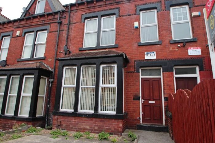 5 Bedroom Terraced House To Rent In Estcourt Terrace, Headingley, Leeds, LS6