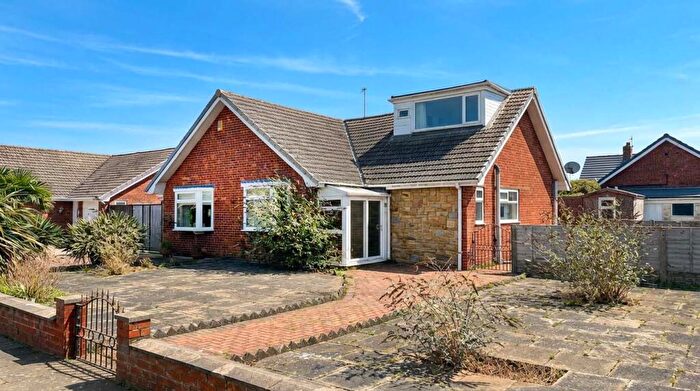 3 Bedroom Semi-Detached Bungalow For Sale In Garstang Road, Southport, PR9