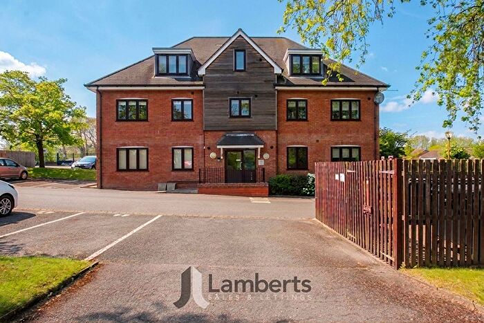 2 Bedroom Flat For Sale In Berrington Close, Ipsley, B98