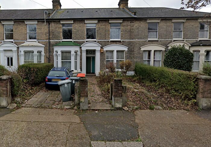 3 Bedroom Flat To Rent In Hampton Road, London, London, E7