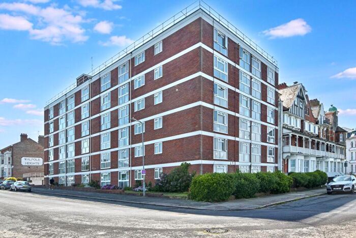 2 Bedroom Flat For Sale In Third Avenue, Cliftonville, CT9