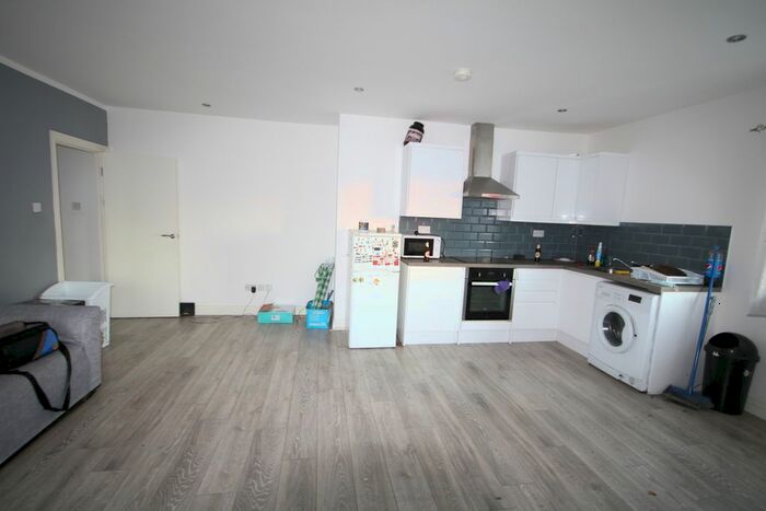 1 Bedroom Flat To Rent In Cranbrook Road, Ilford IG2