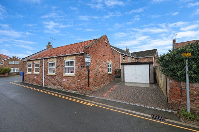 2 Bedroom Detached Bungalow For Sale In Marsh End, Howden, DN14