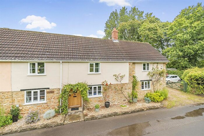 3 Bedroom Semi-Detached House For Sale In Water Street, Barrington, Ilminster, TA19