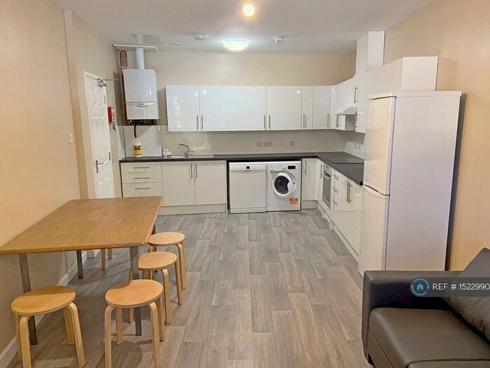 5 Bedroom Flat To Rent In Classic House, Bristol, BS1