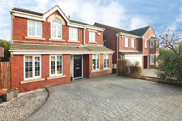 4 Bedroom Detached House For Sale In Castle Lodge Way, Rothwell, Leeds, LS26