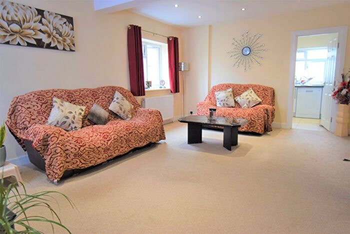 2 Bedroom Maisonette To Rent In Warden Avenue, Harrow, HA2