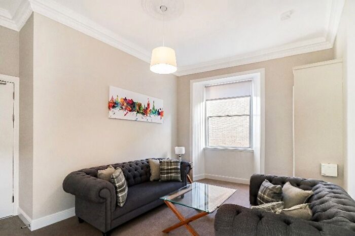 3 Bedroom Flat To Rent In Henderson Row, Edinburgh, EH3