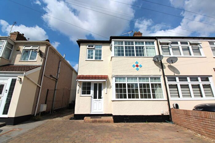3 Bedroom End Of Terrace House To Rent In Norfolk Road, RM14