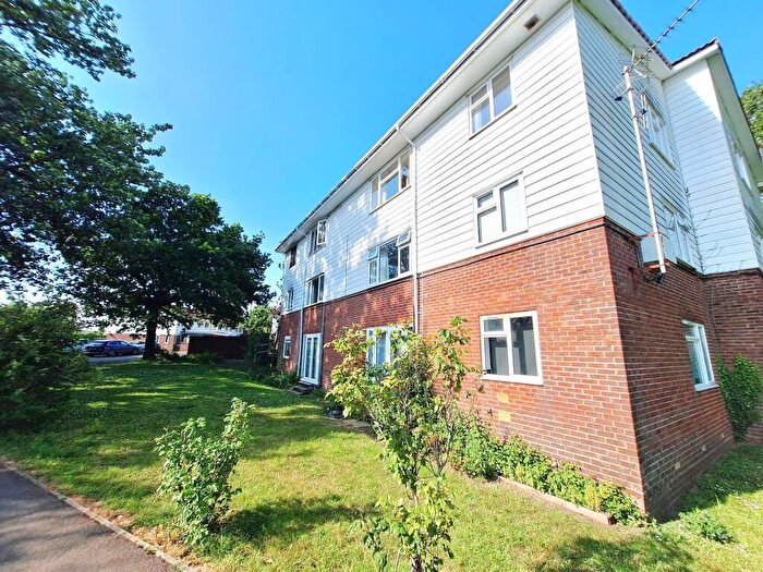 1 Bedroom Flat For Sale In Bitterne Manor, Southampton, SO18