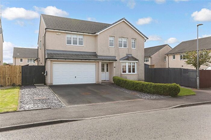 5 Bedroom Detached House For Sale In Hunters Way, Lochwinnoch, PA12