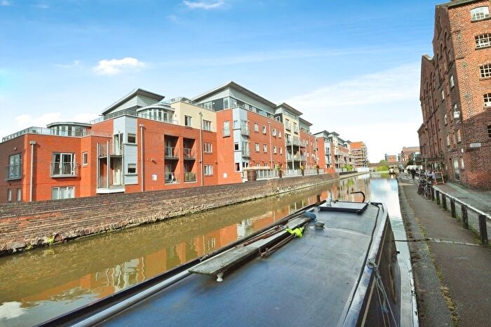 2 Bedroom Flat To Rent In Shot Tower Close, Chester, Cheshire, CH1