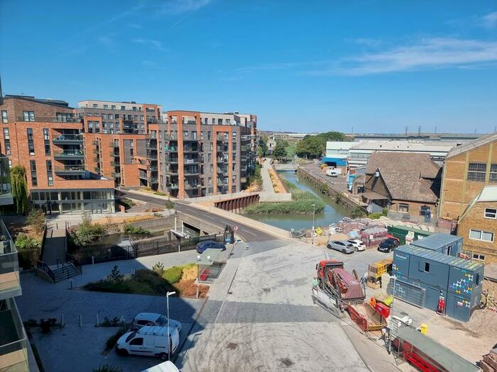 3 Bedroom Apartment To Rent In Mill Pond Road, Dartford, London, DA1