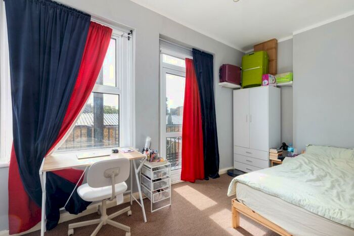 2 Bedroom Apartment To Rent In West Green Road London, N15