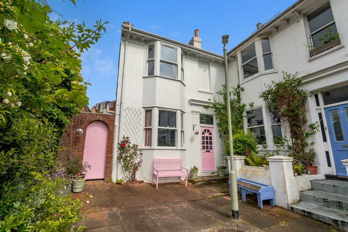 3 Bedroom End Of Terrace House To Rent In Beaufort Terrace, Brighton, BN2