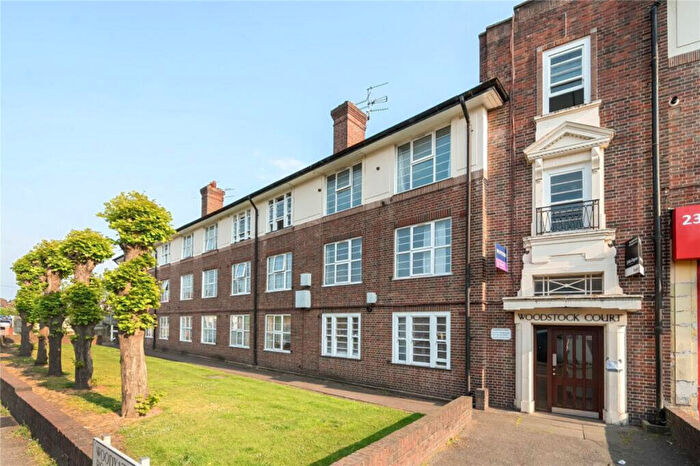 2 Bedroom Flat For Sale In Burnt Ash Hill, London, SE12