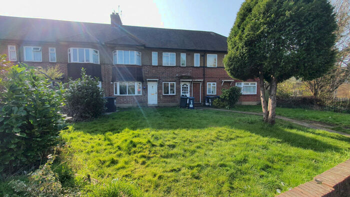 2 Bedroom Maisonette To Rent In Colindale Avenue, Colindale, NW9