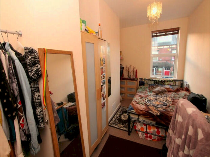 5 Bedroom House To Rent In Mayville Place, Leeds, LS6