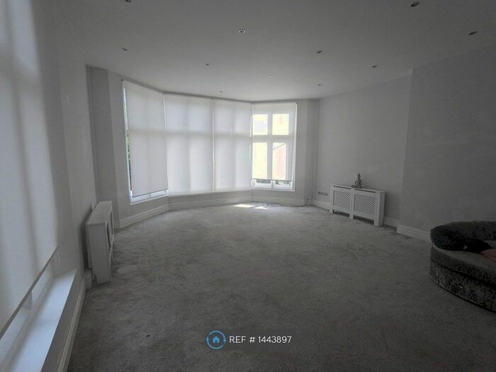 2 Bedroom Flat To Rent In The Orchard, Huyton, Liverpool, L36