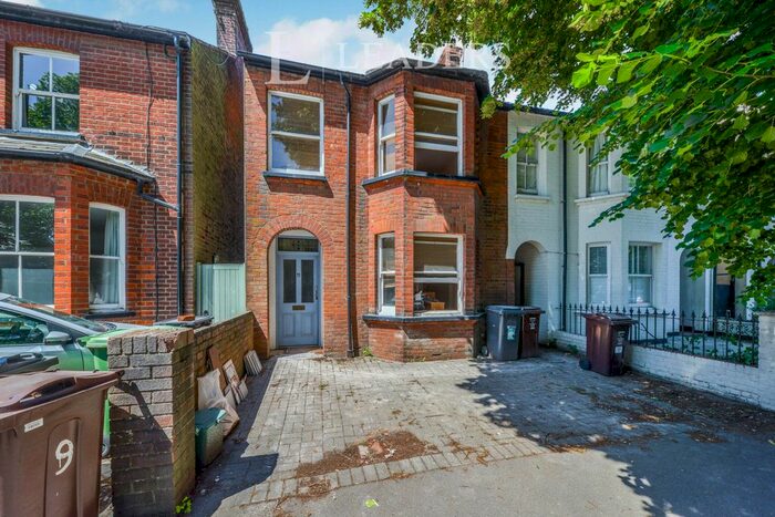 1 Bedroom Flat To Rent In Granville Road, St.Albans, AL1