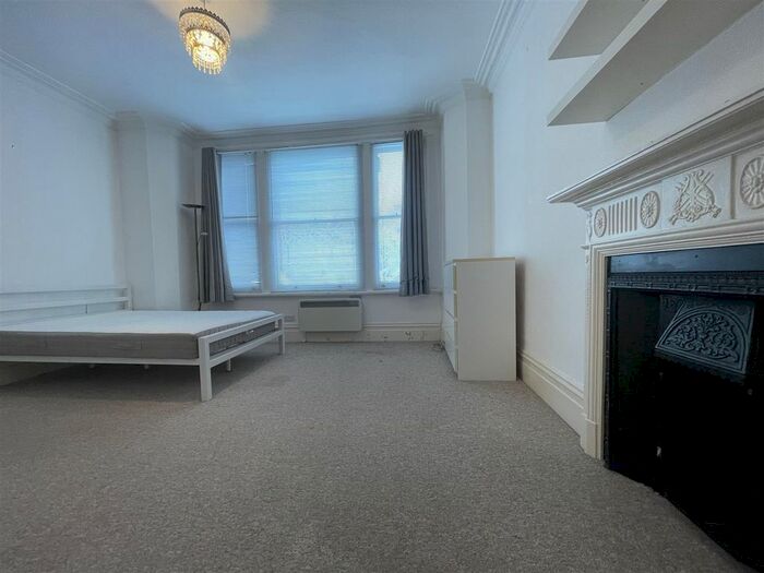 Studio To Rent In Avenue Road, Highgate, London, N6