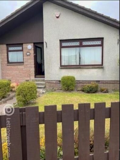 2 Bedroom Bungalow To Rent In Birnam Place, Dundee, DD2