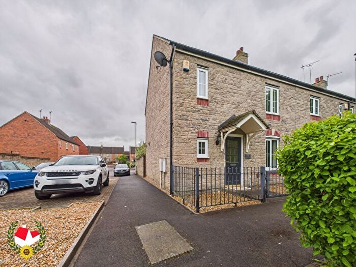 3 Bedroom End Of Terrace House For Sale In Rosedale Close, Hardwicke, Gloucester, GL2