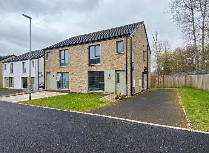 3 Bedroom Semi-Detached House For Sale In Lakeside Gardens, Coleraine, BT52