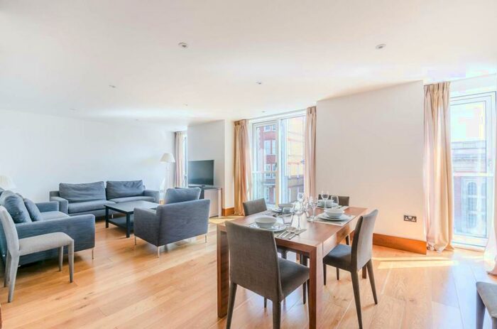 3 Bedroom Flat To Rent In Baker Street, Marylebone, London, NW1