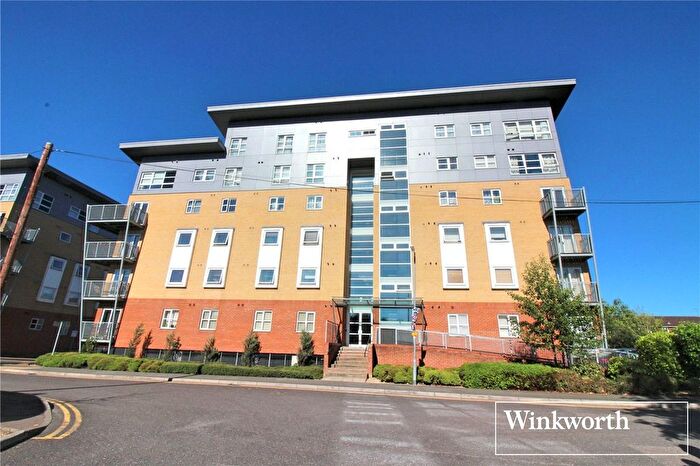 2 Bedroom Flat For Sale In Station Road, Borehamwood, Hertfordshire, WD6