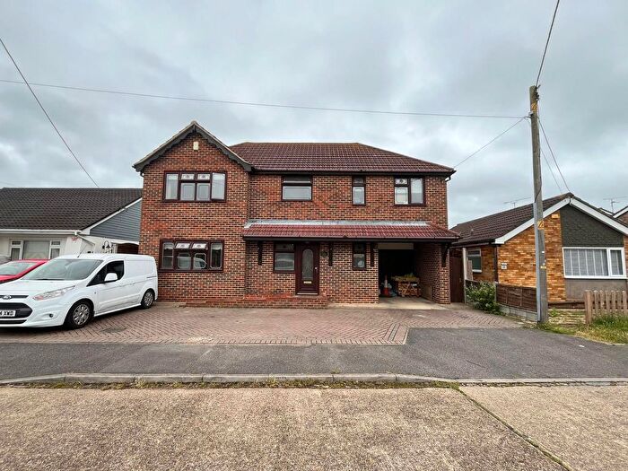 4 Bedroom Detached House To Rent In Bardenville Road, Canvey Island, SS8