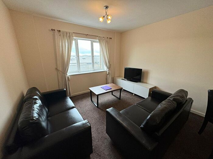 2 Bedroom Flat To Rent In Robinson House, High Street, Crawley, RH10