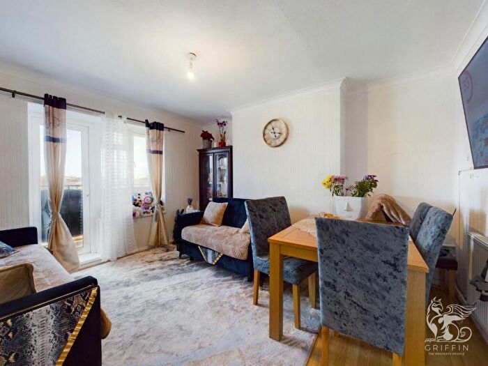 1 Bedroom Flat For Sale In Eden Green, South Ockendon, RM15