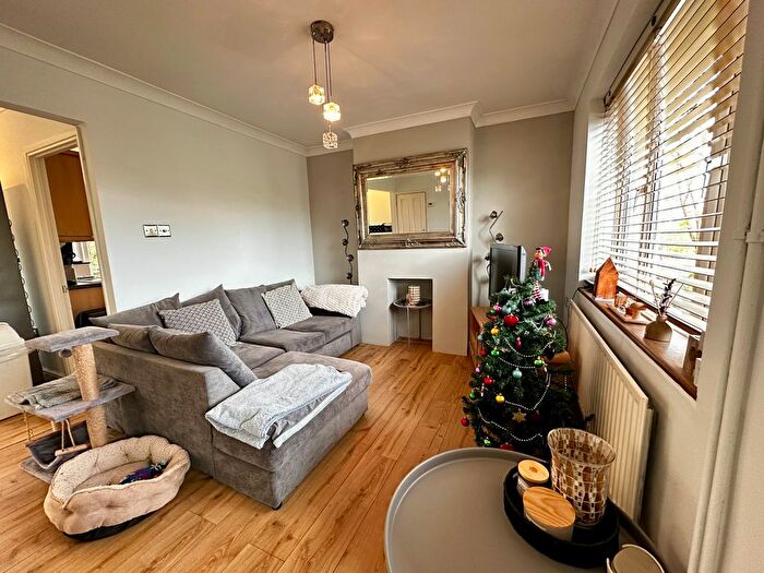 Semi-Detached House To Rent In Amethyst Avenue, Chatham, ME5