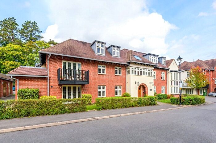 2 Bedroom Flat To Rent In Highcroft Road, Winchester, Hampshire, SO22