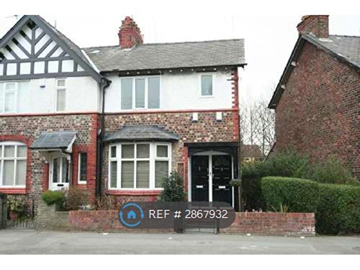 2 Bedroom Flat To Rent In Hale Road, Altrincham, WA15