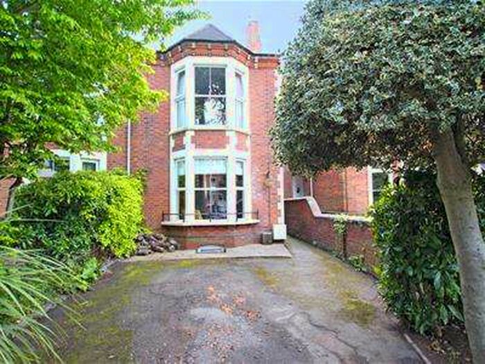 5 Bedroom SemiDetached House For Sale In Hillmorton Road, Rugby, CV22