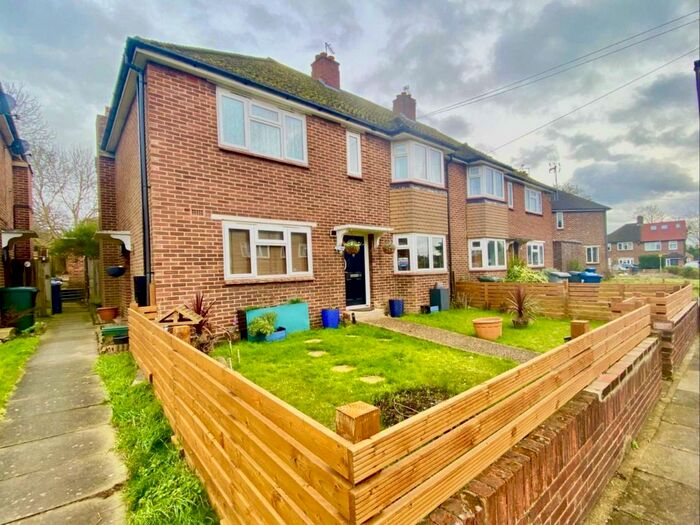 2 Bedroom Flat To Rent In Fordham Close, East Barnet, Barnet, EN4