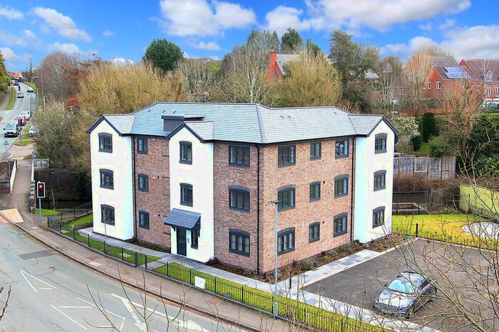 2 Bedroom Flat To Rent In Ounsdale Road, Wombourne, Wolverhampton, WV5