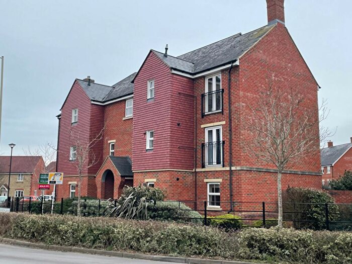 2 Bedroom Apartment For Sale In Queen Elizabeth Drive, Swindon, Wiltshire, SN25