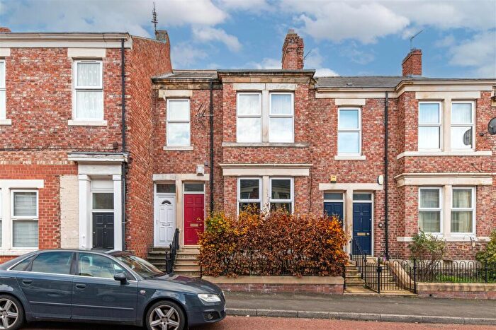 2 Bedroom Flat To Rent In Westbourne Avenue, Gateshead, Tyne And Wear, NE8