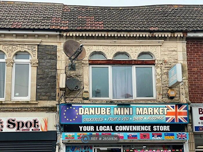 2 Bedroom Flat To Rent In Two Mile Hill Road, Bristol, BS15