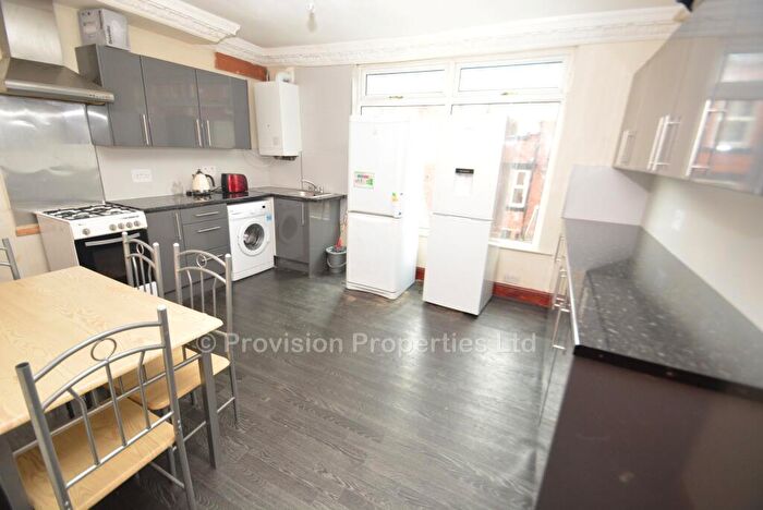 5 Bedroom Terraced House To Rent In Manor Drive, Hyde Park, Leeds, LS6