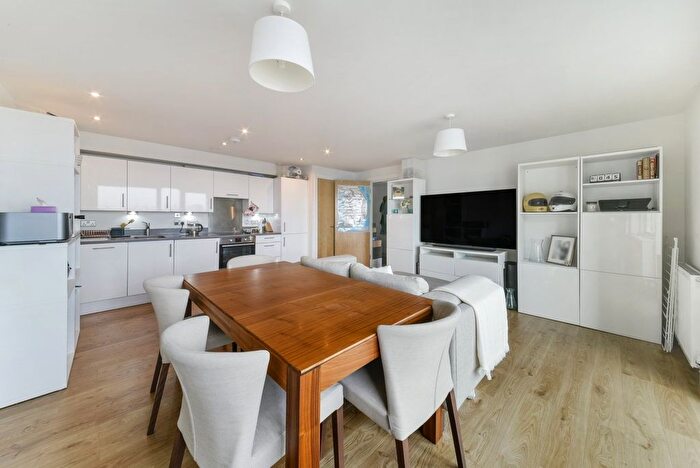 1 Bedroom Flat For Sale In Houblon Apartments, Tyne Street, Aldgate, London, E1