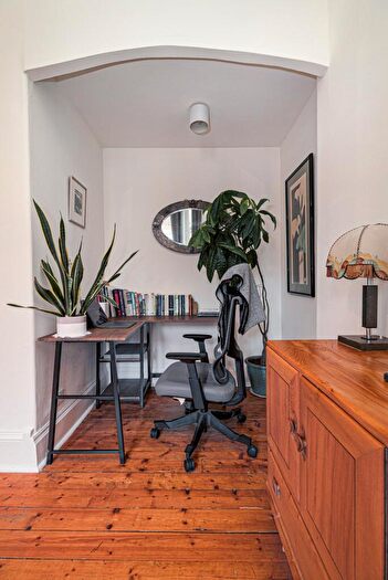 1 Bedroom Apartment For Sale In Daisy Street, Govanhill, Glasgow, G42