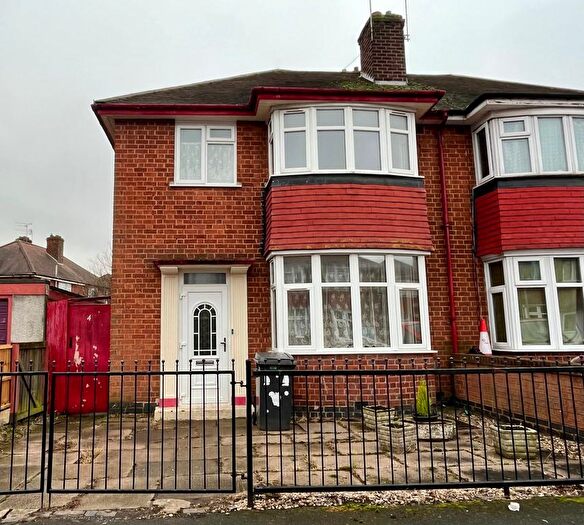 3 Bedroom Semi-Detached House To Rent In Bembridge Road, Leicester, LE3